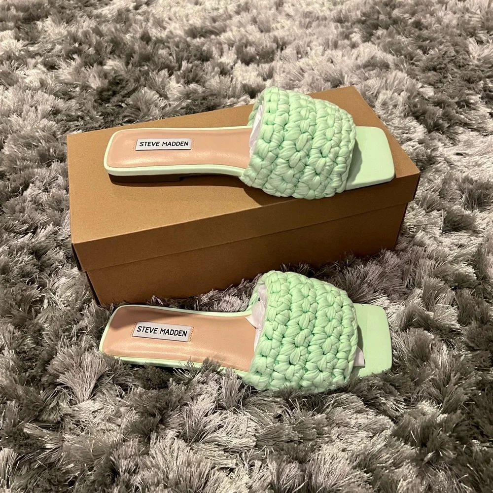 Steve Madden Mint Green Woven Slide Sandals - Picture 2 of 3